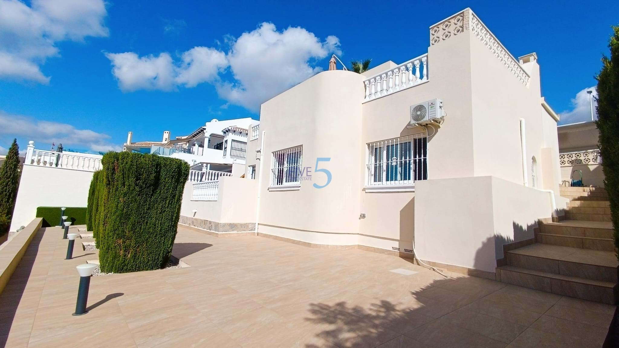 Villa till salu i Alicante 26