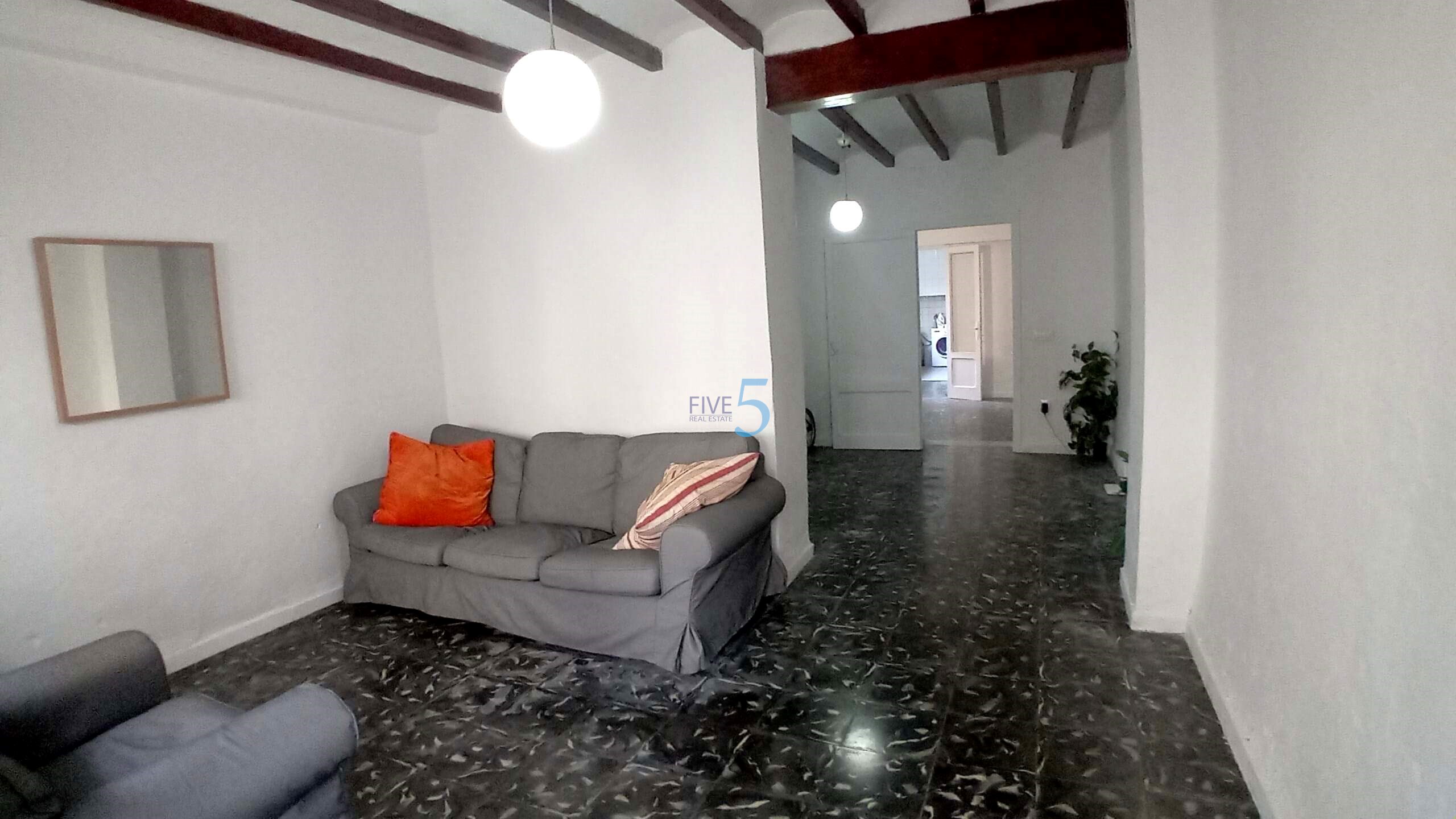 Townhouse for sale in Valencia City 3