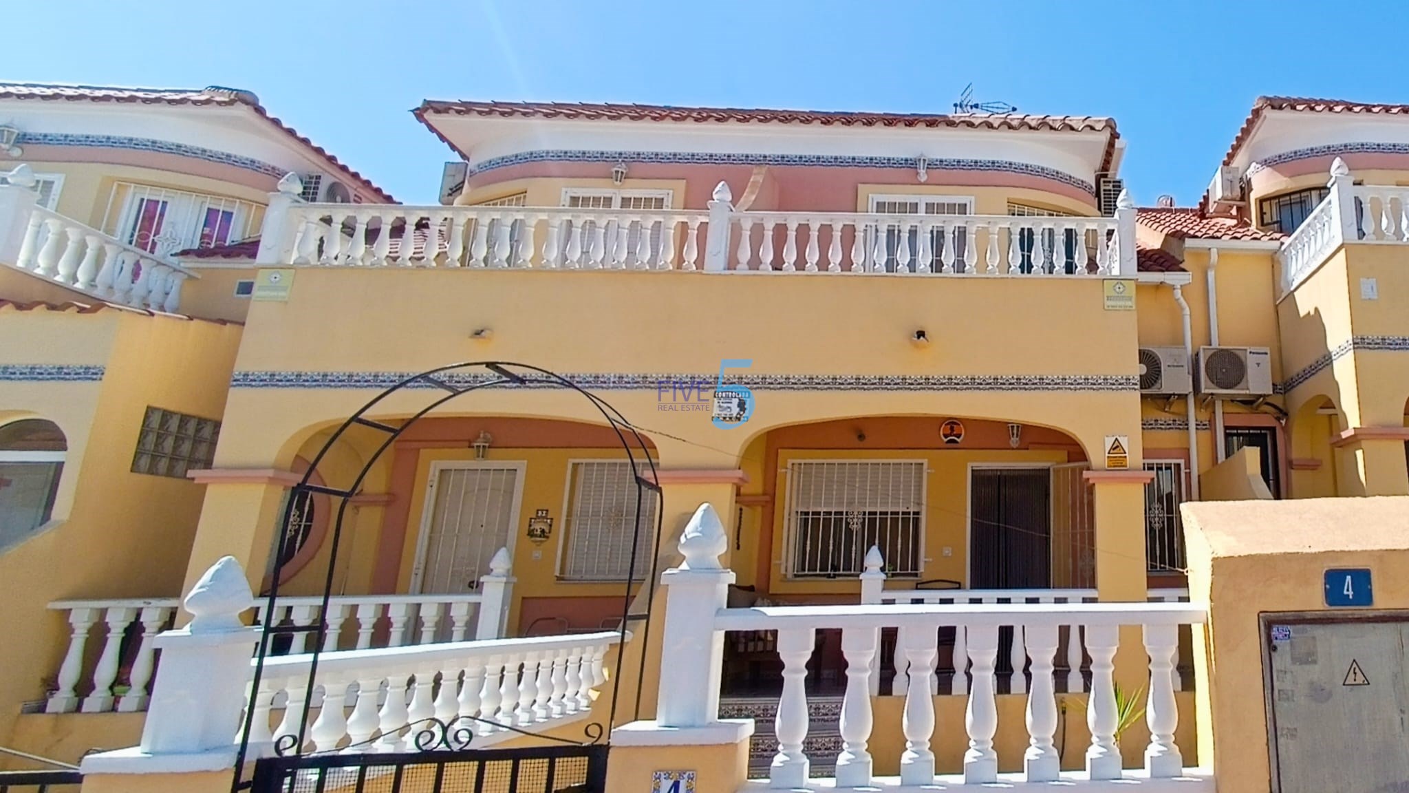 Townhouse te koop in Alicante 34