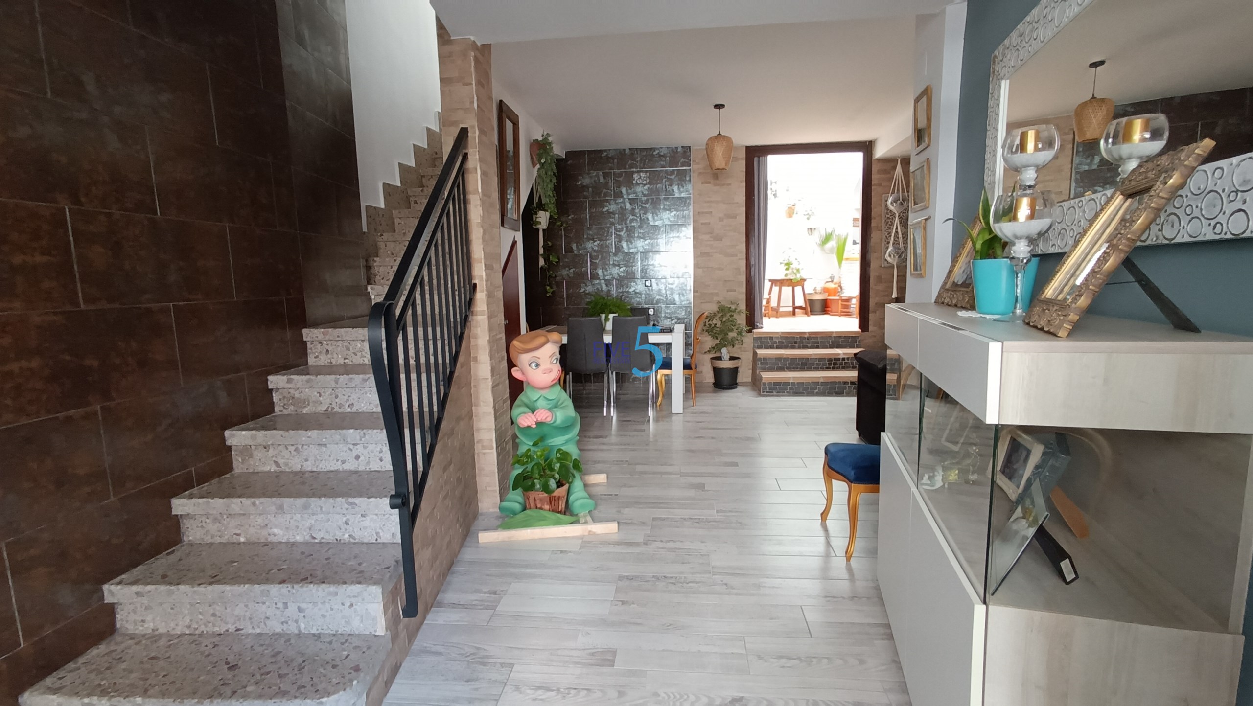 Townhouse for sale in Valencia City 6