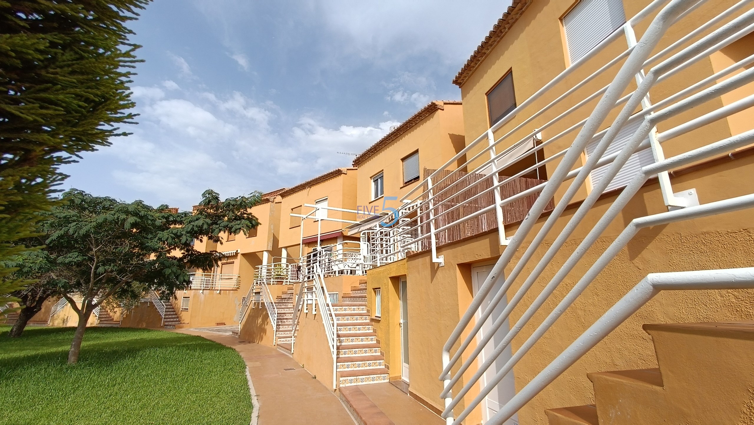 Townhouse for sale in Valencia City 1