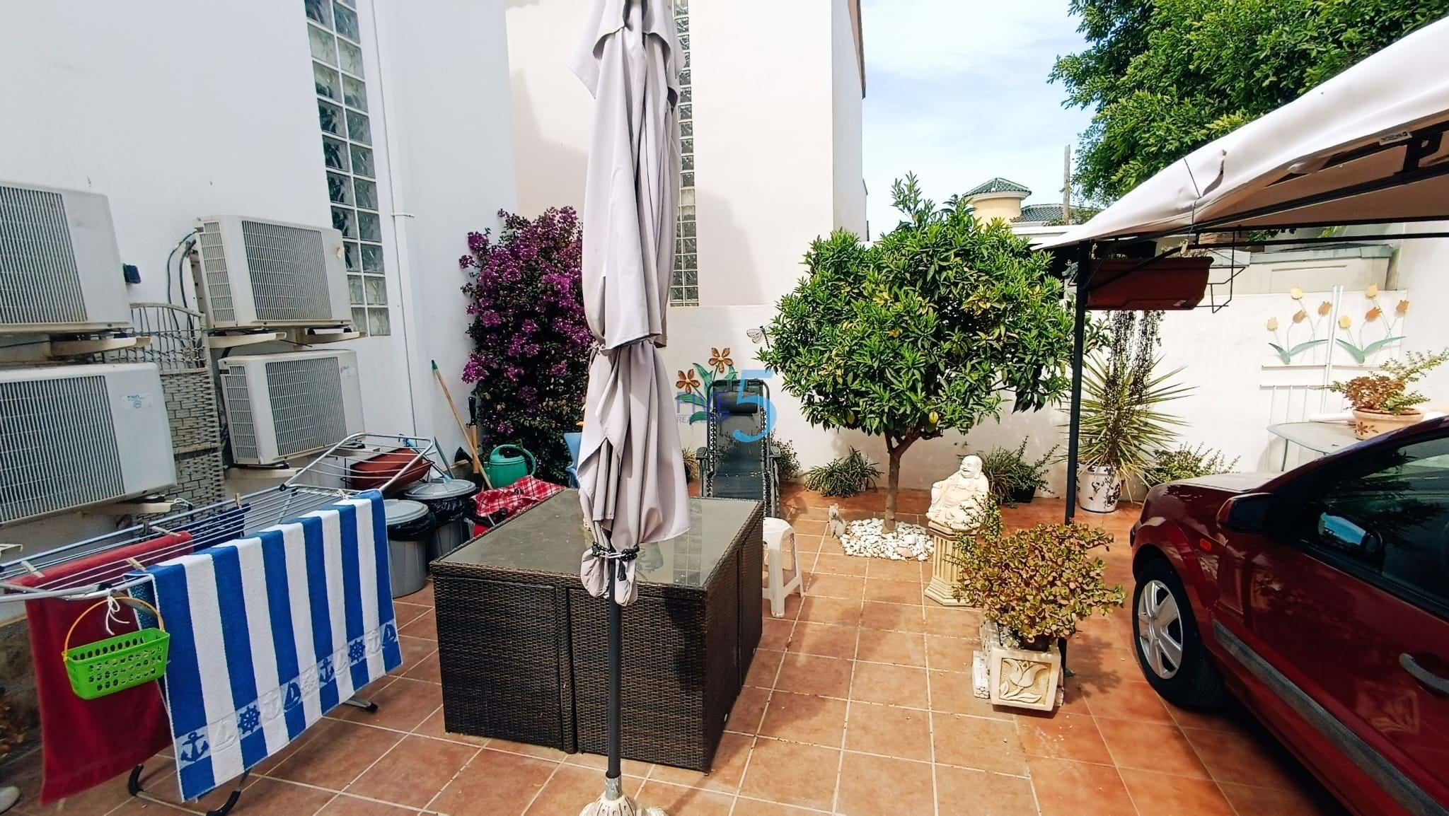 Townhouse te koop in Alicante 15