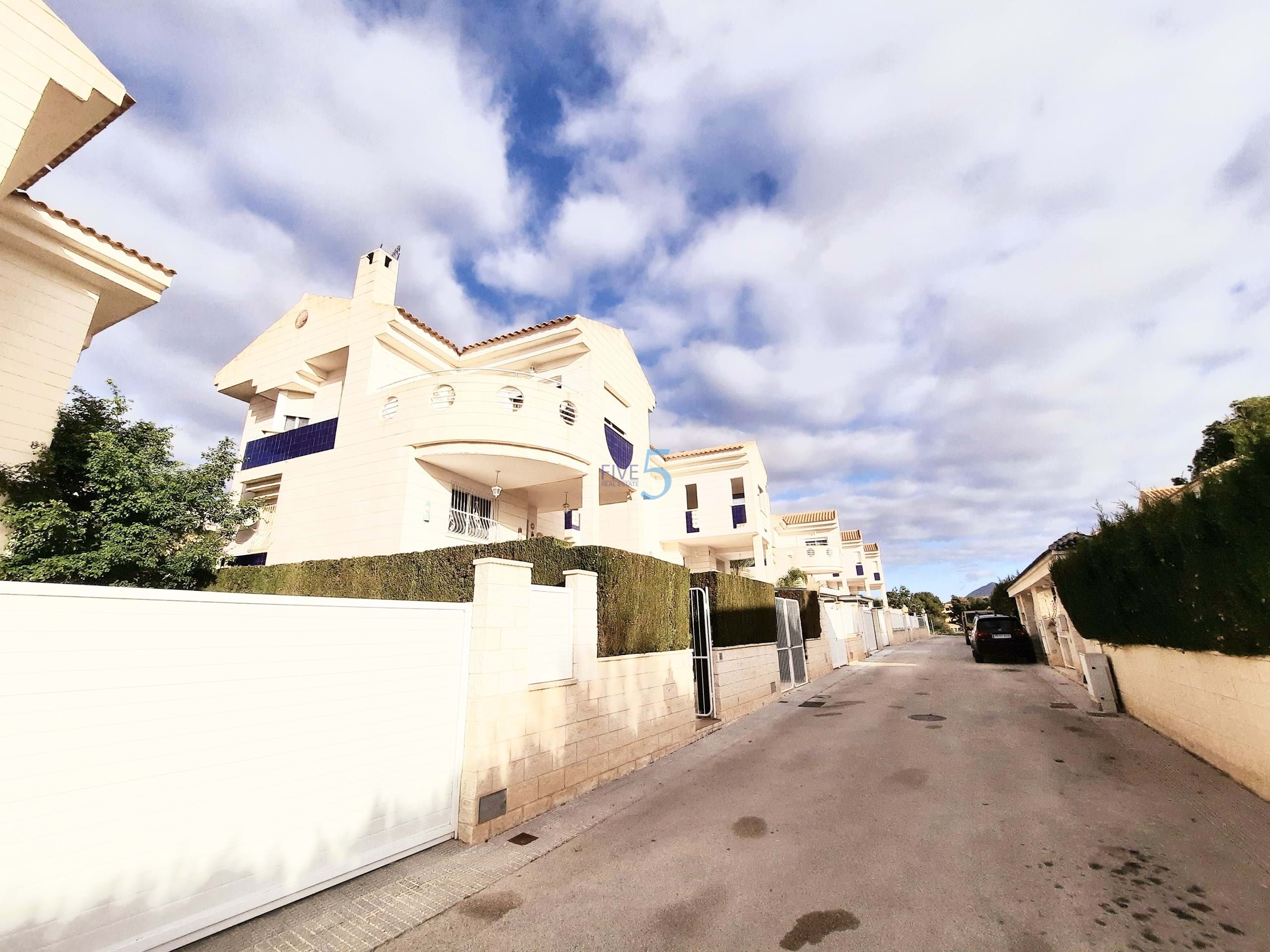 Villa till salu i Alicante 37