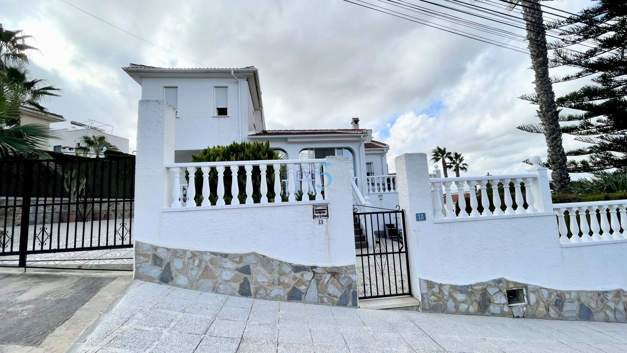 Villa till salu i Ciudad Quesada 2