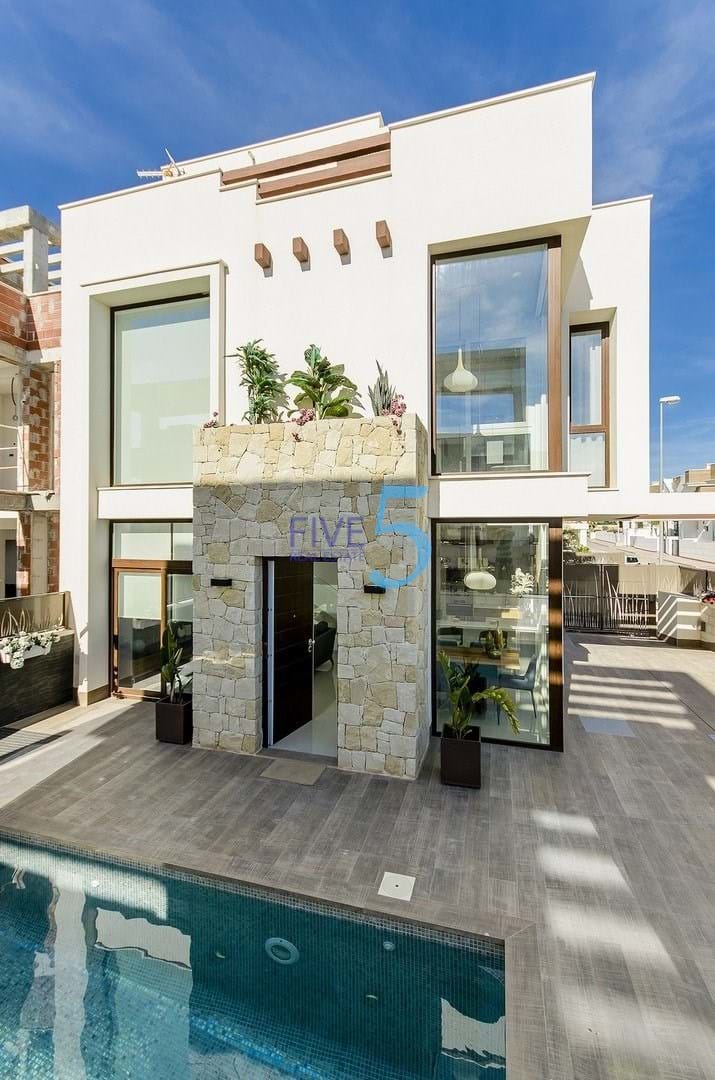 Villa for sale in El Campello 44
