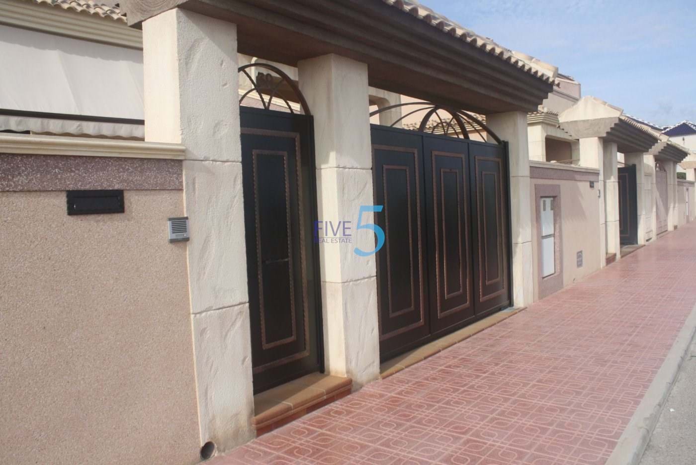 Townhouse for sale in Guardamar and surroundings 24