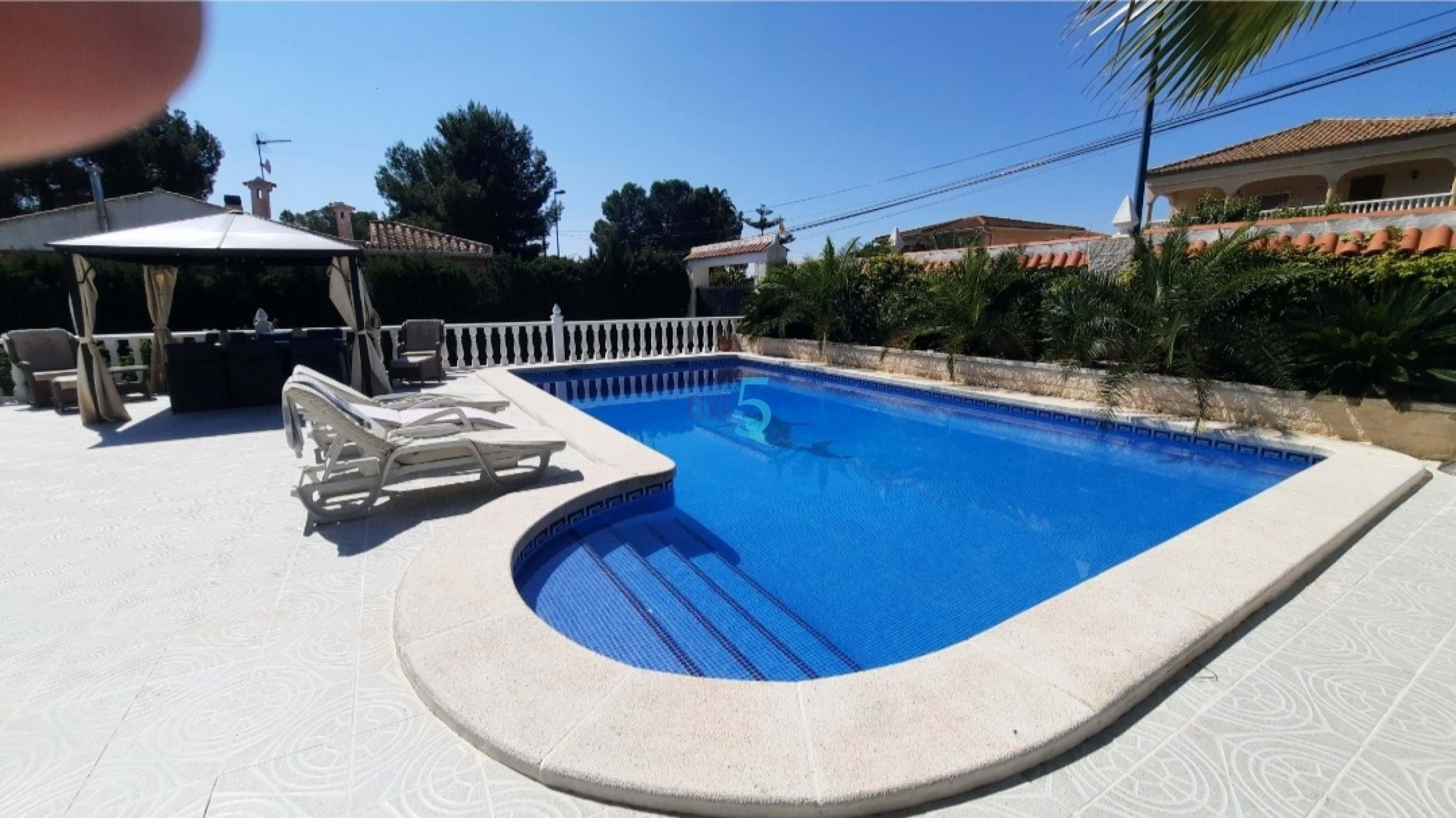 Villa for sale in Alicante 4