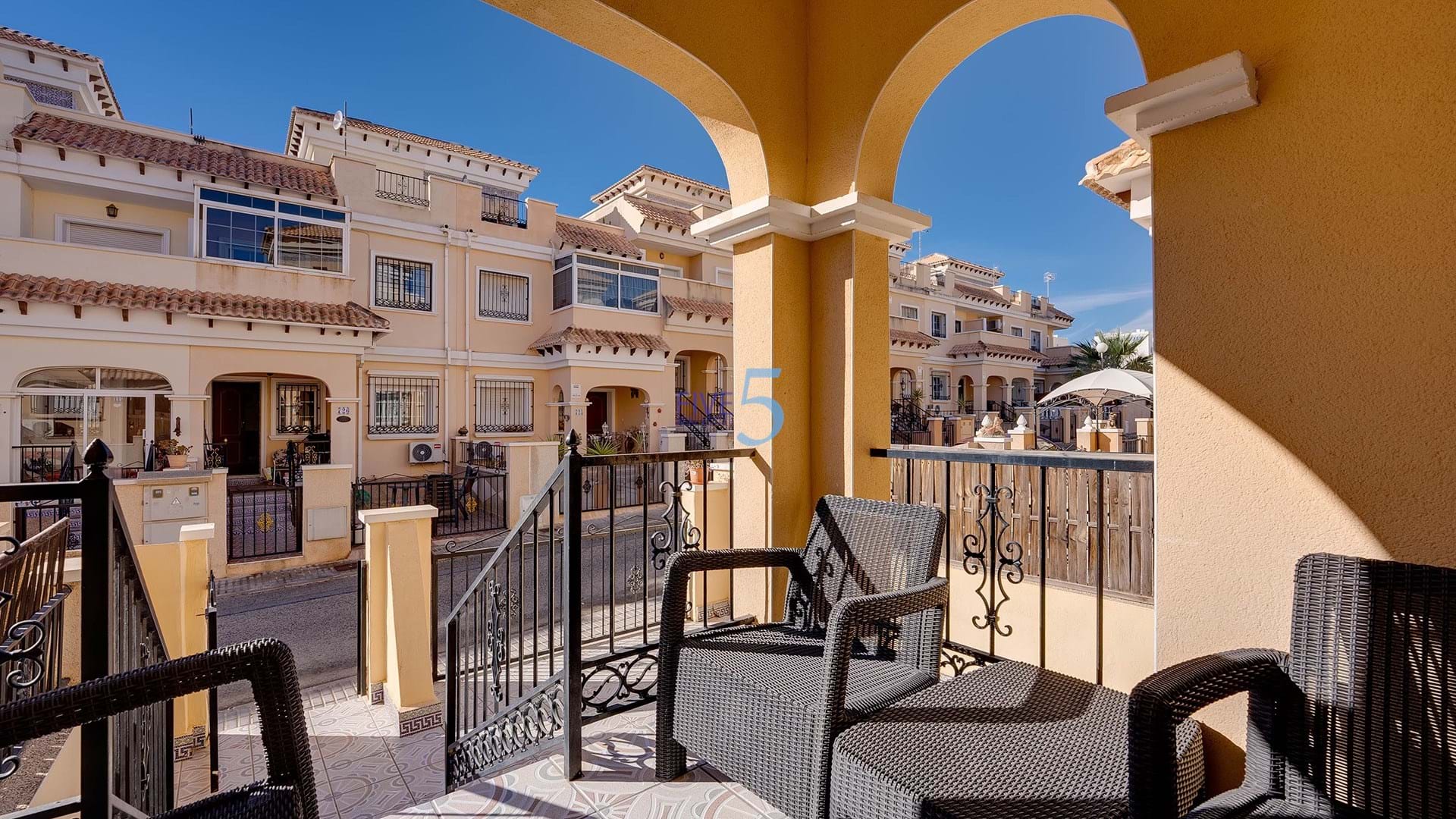 Townhouse for sale in Alicante 23