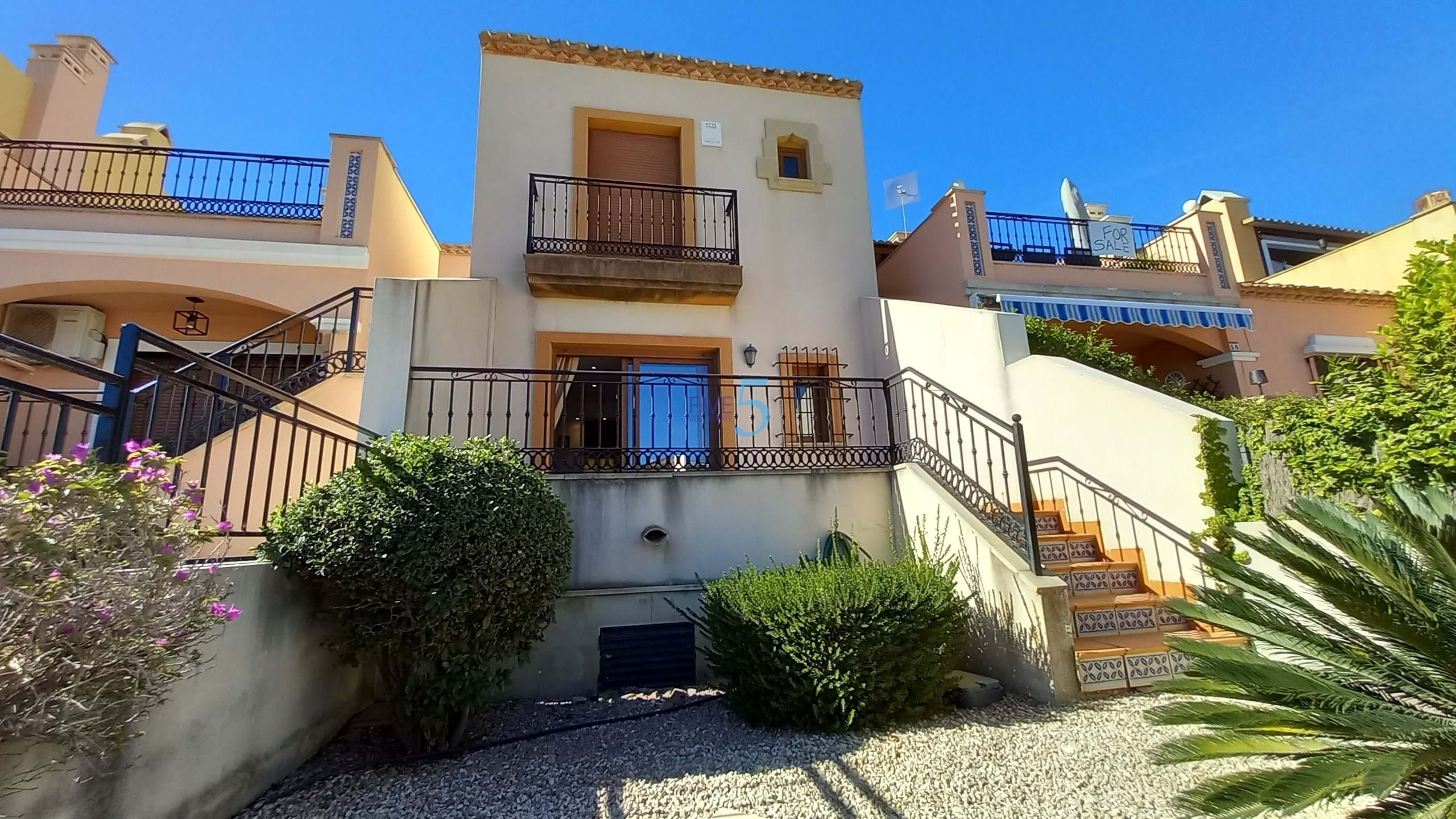 Maison de ville à vendre à Alicante 13