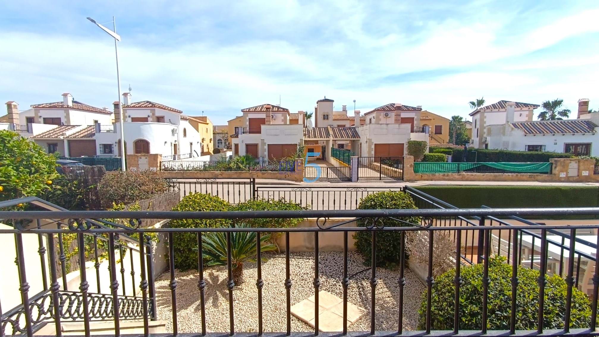Maison de ville à vendre à Alicante 15