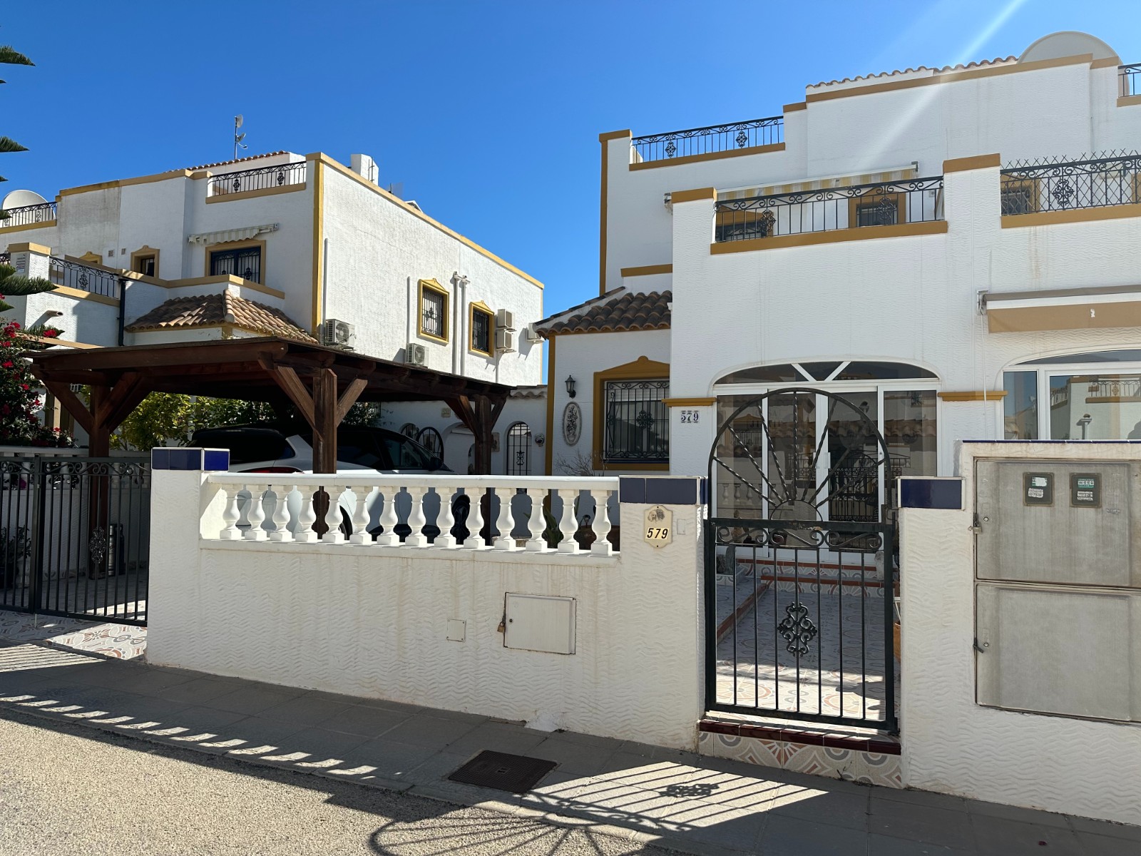Townhouse te koop in Alicante 3