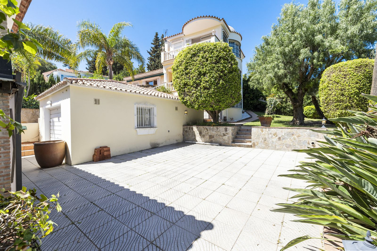 Villa te koop in Marbella - Nueva Andalucía 44