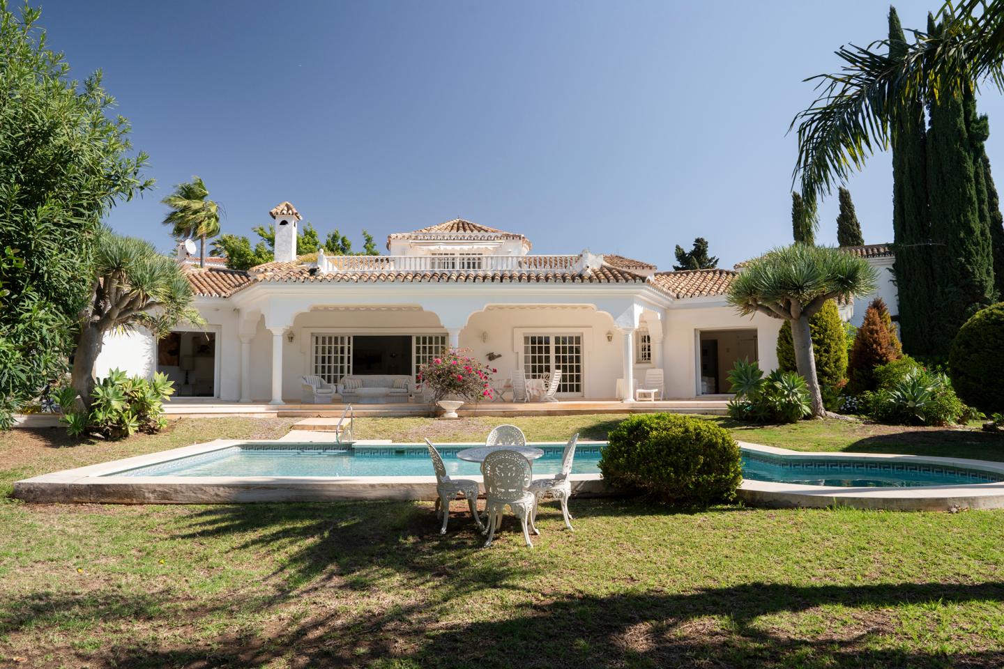 Villa te koop in Estepona 4