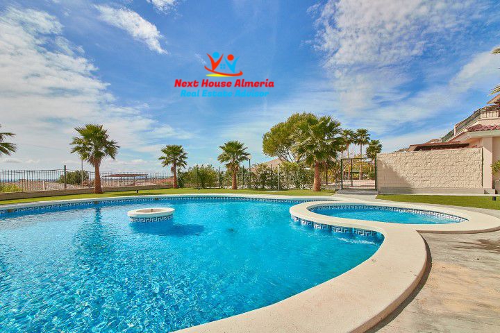 Townhouse for sale in Alicante 2