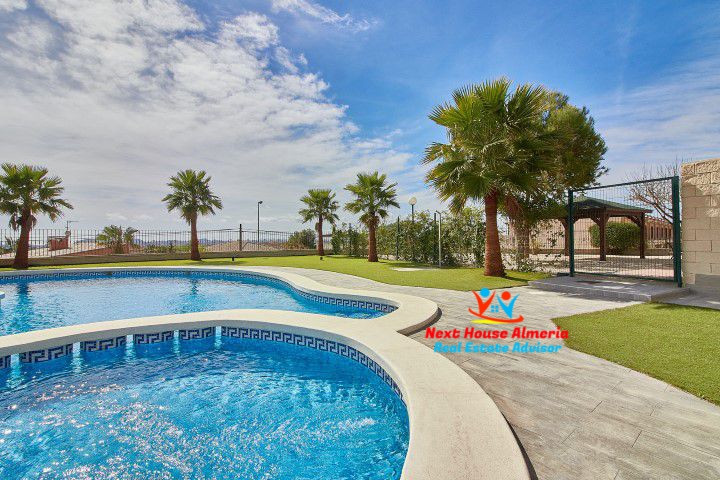 Townhouse for sale in Alicante 3