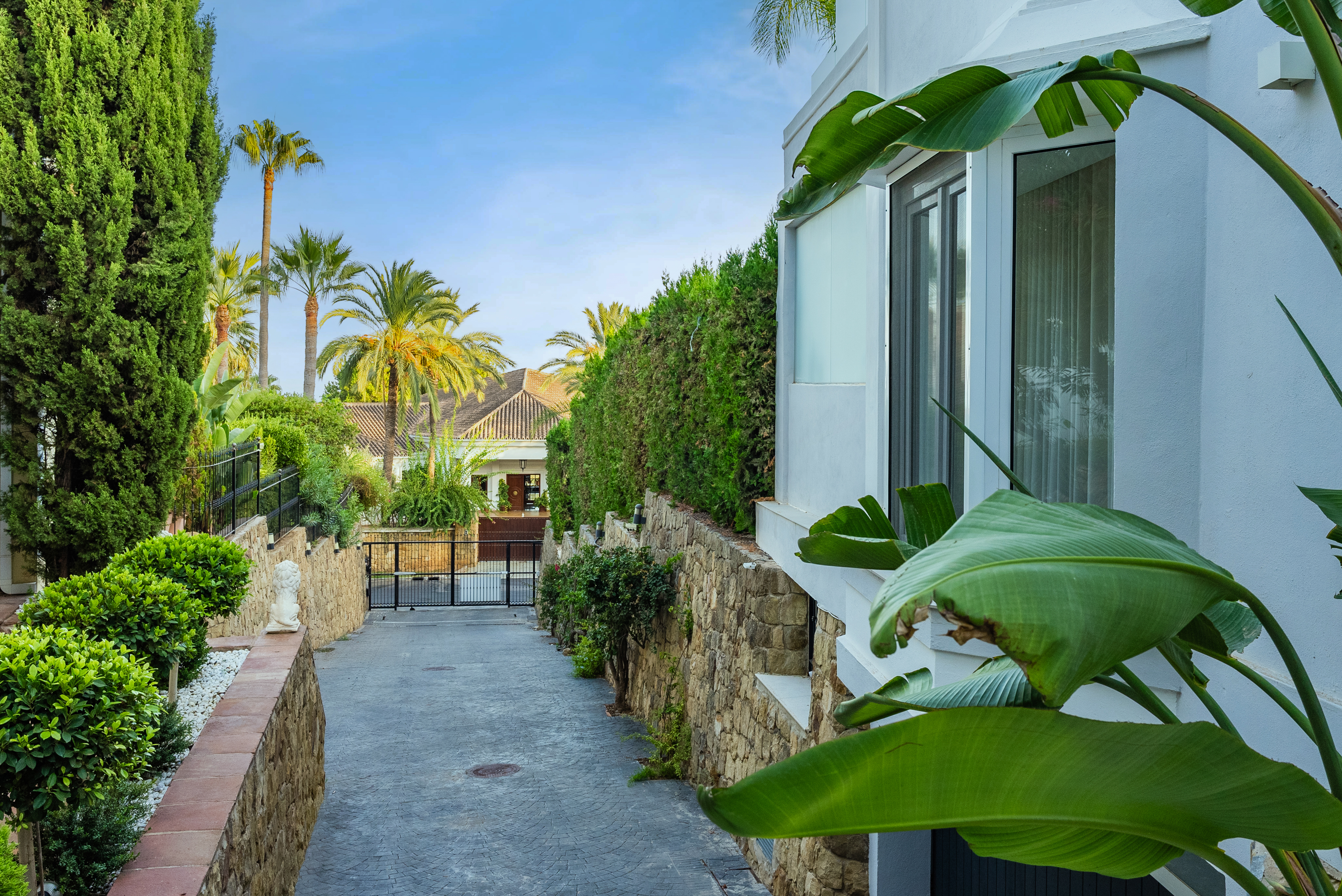 Villa for sale in Marbella - Golden Mile and Nagüeles 57