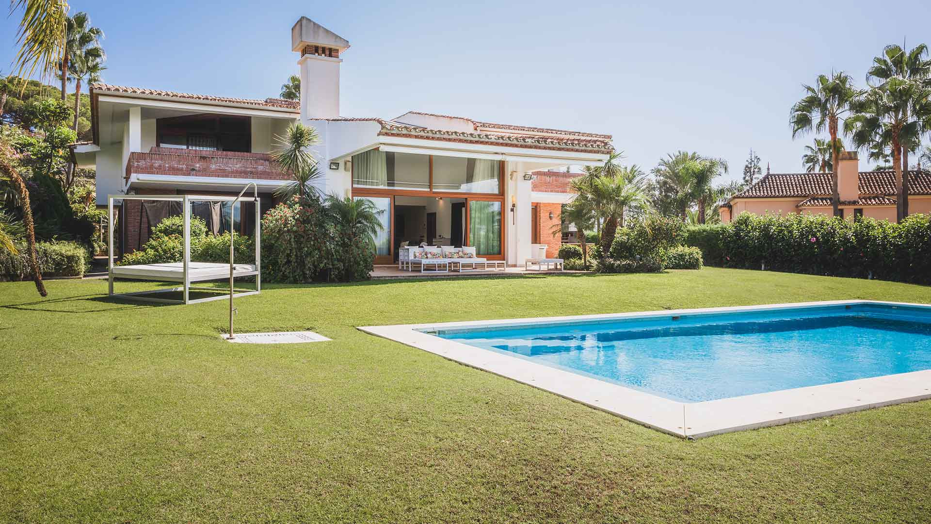 Villa for sale in Marbella - East 14