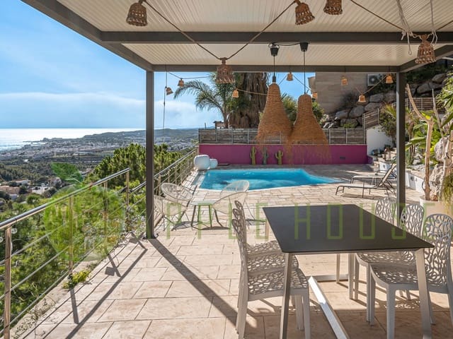 Villa for sale in Sitges and El Garraf 38