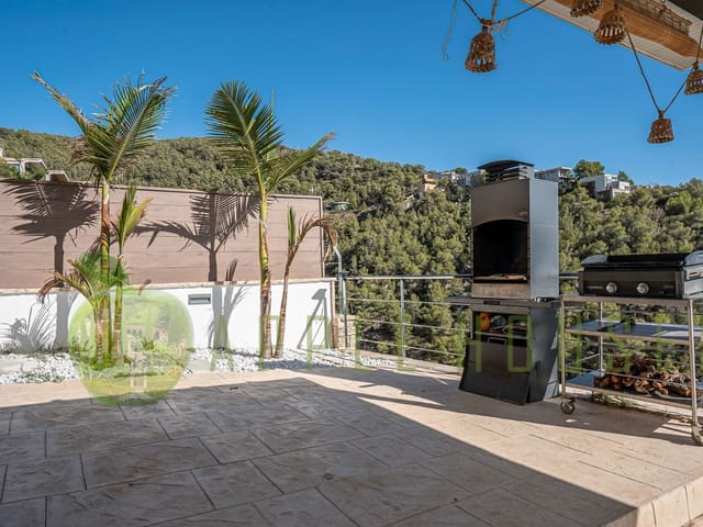 Villa te koop in Sitges and El Garraf 39