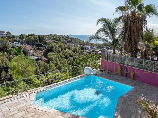 Villa for sale in Sitges and El Garraf 41