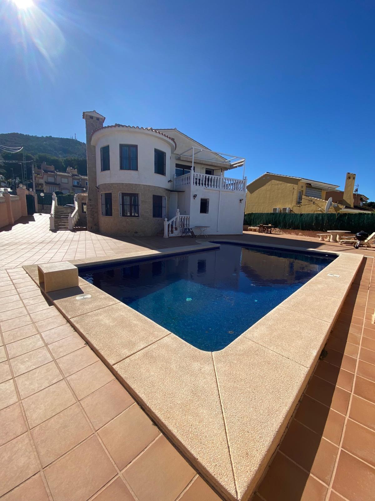 Villa à vendre à Alicante 1