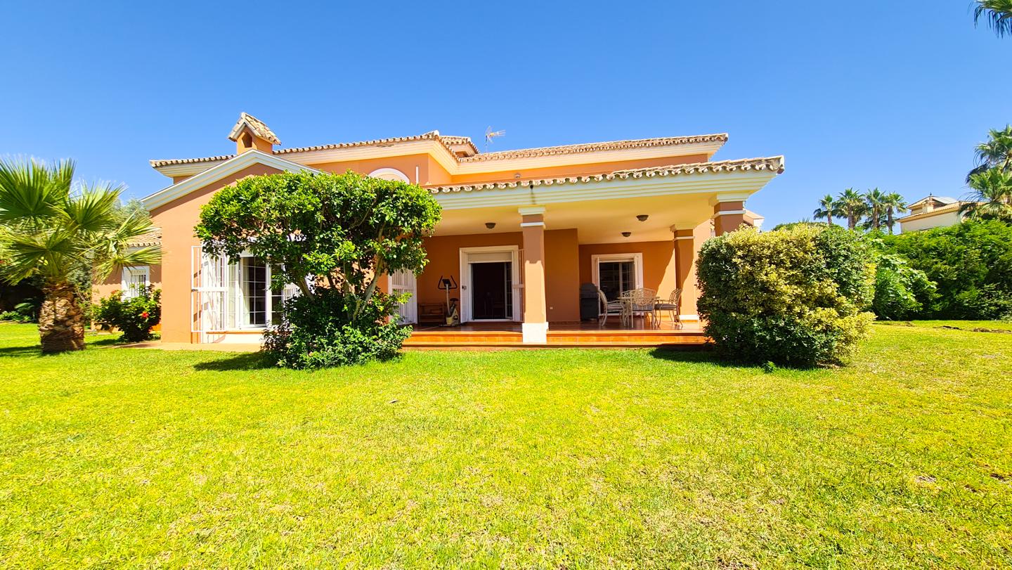 Villa à vendre à Estepona 4
