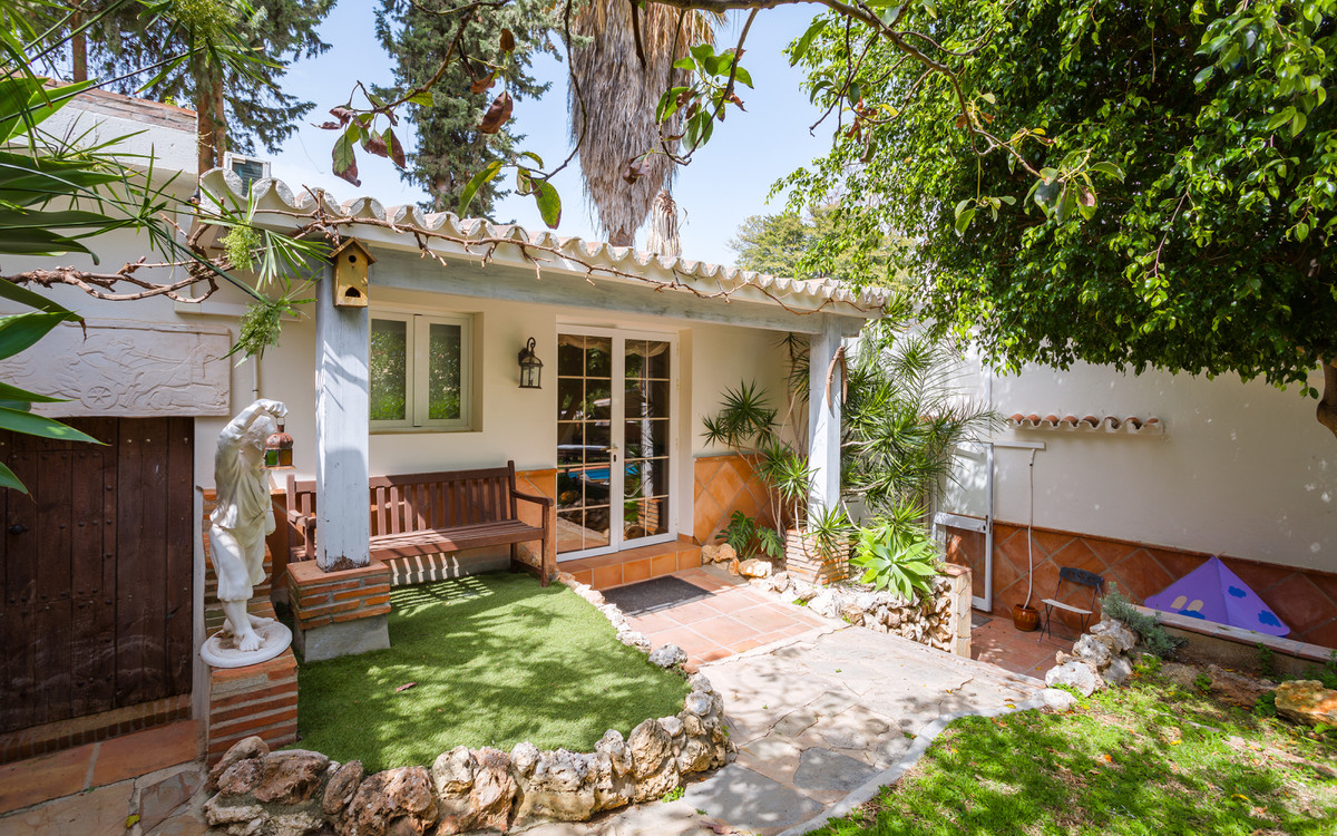 Villa for sale in Marbella - Nueva Andalucía 38