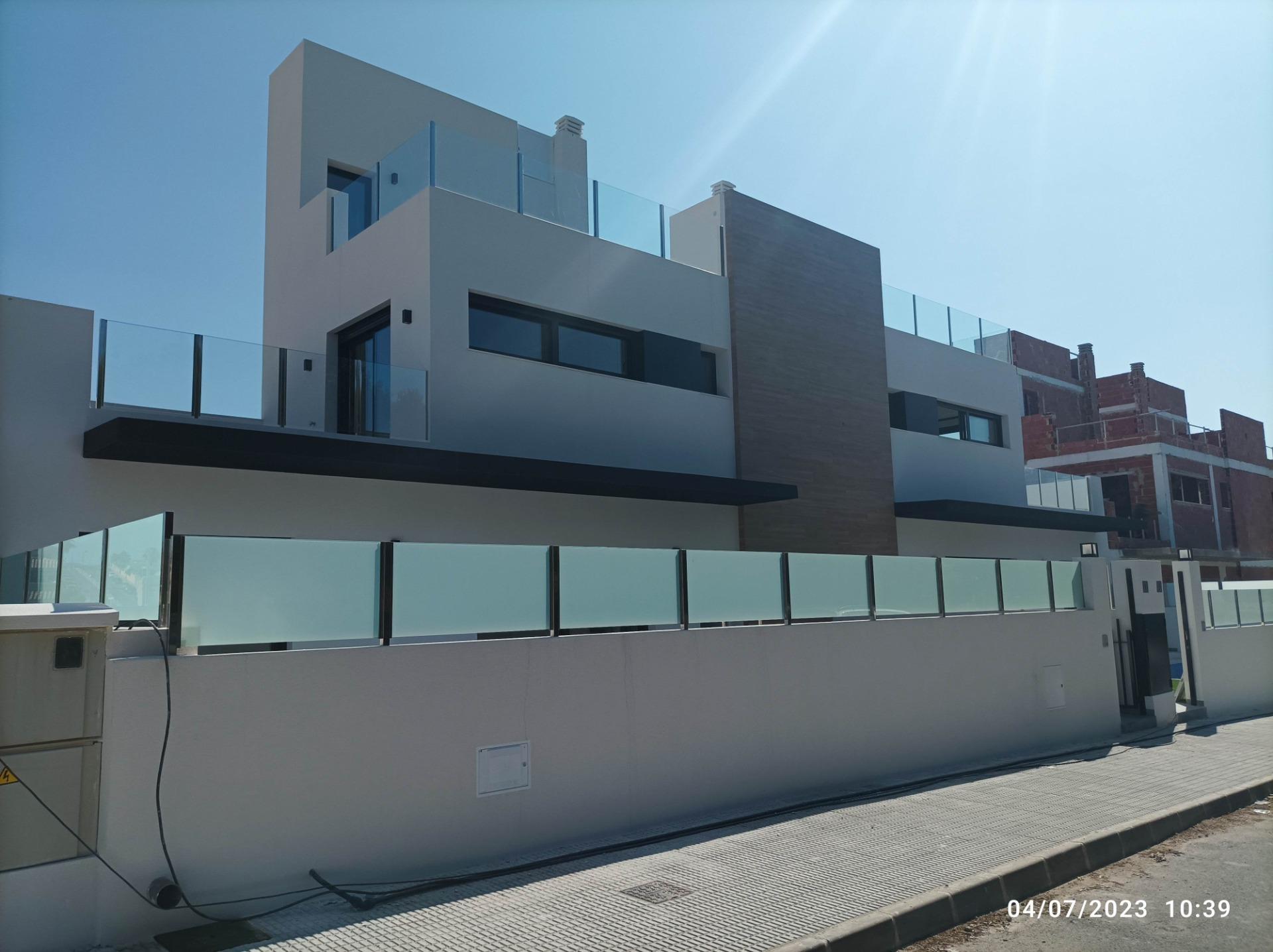 Townhouse for sale in Alicante 1