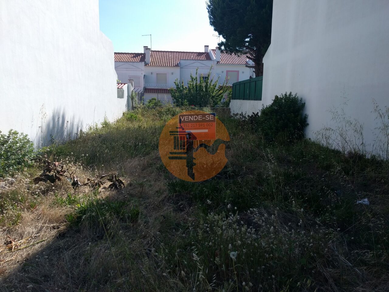 Plot for sale in Leiria District 3