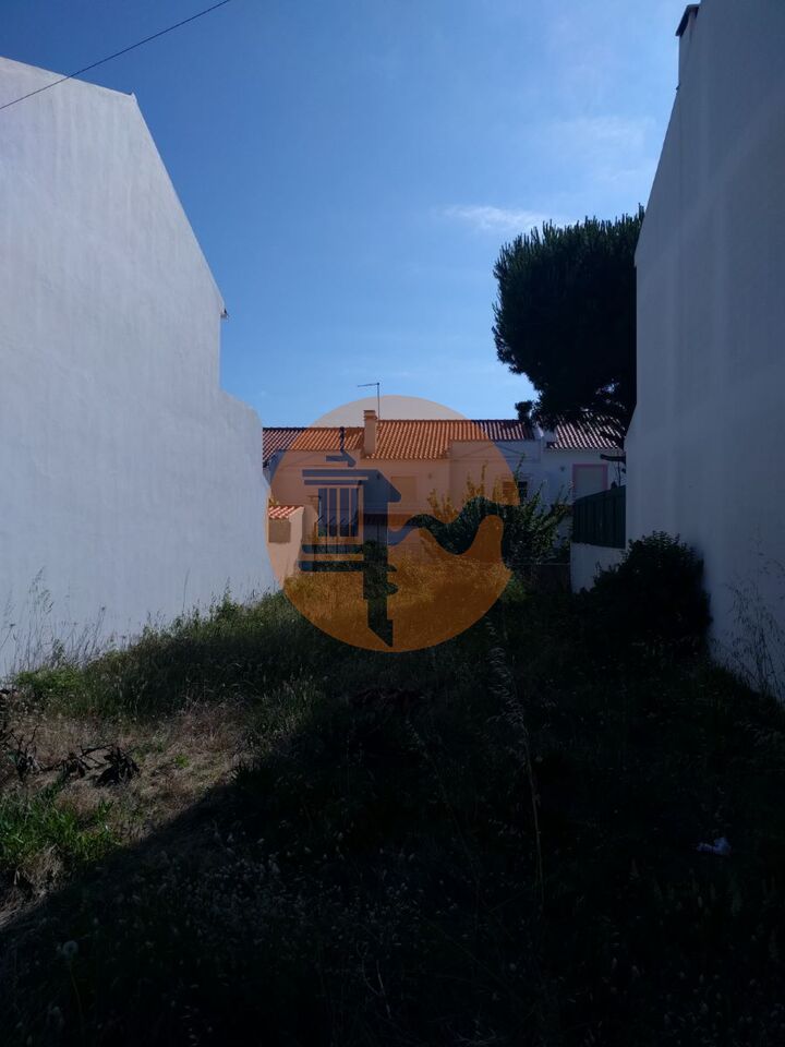 Plot for sale in Leiria District 5