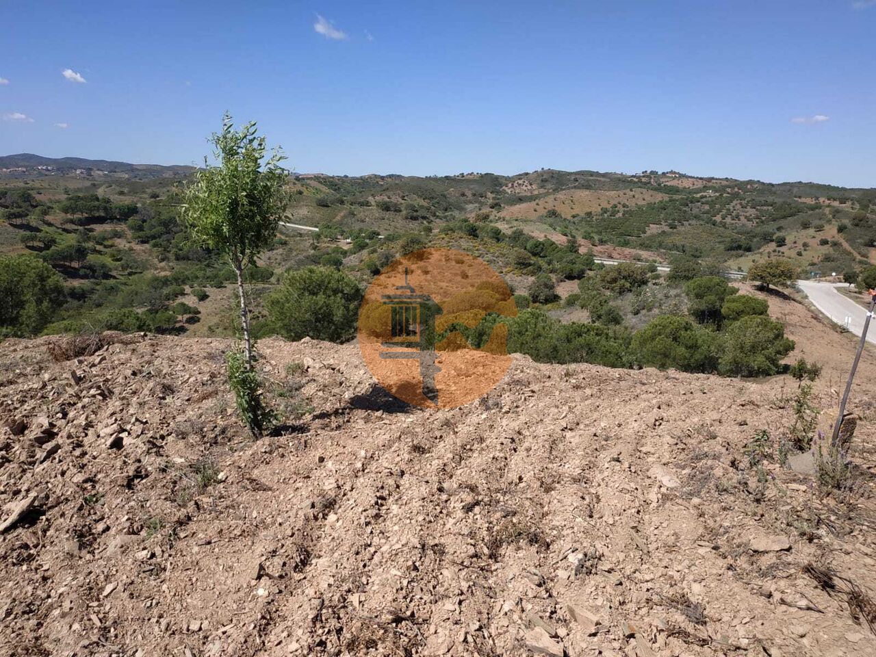 Plot for sale in Faro 40