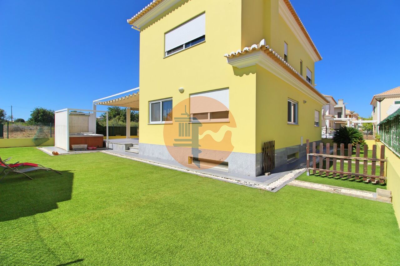 Villa for sale in Tavira 21