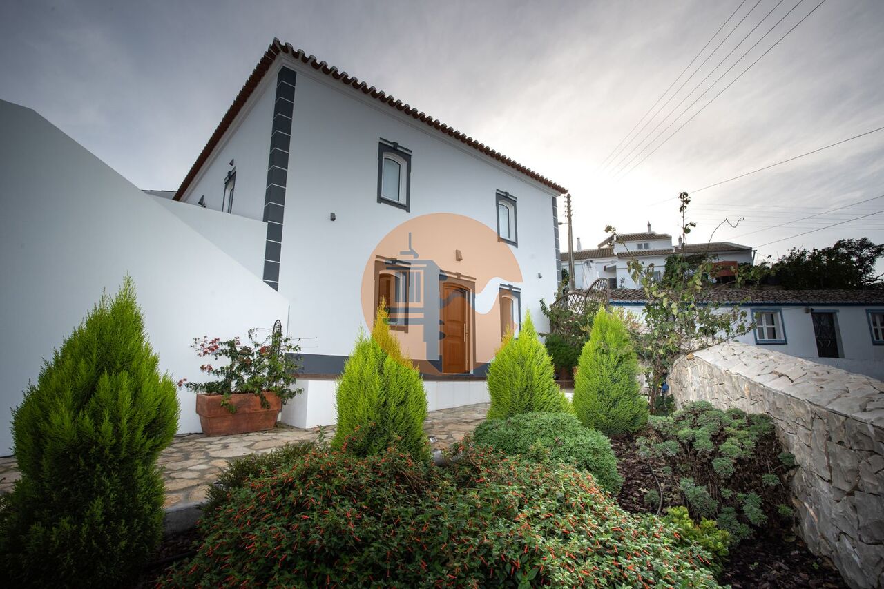 Villa for sale in Faro 1