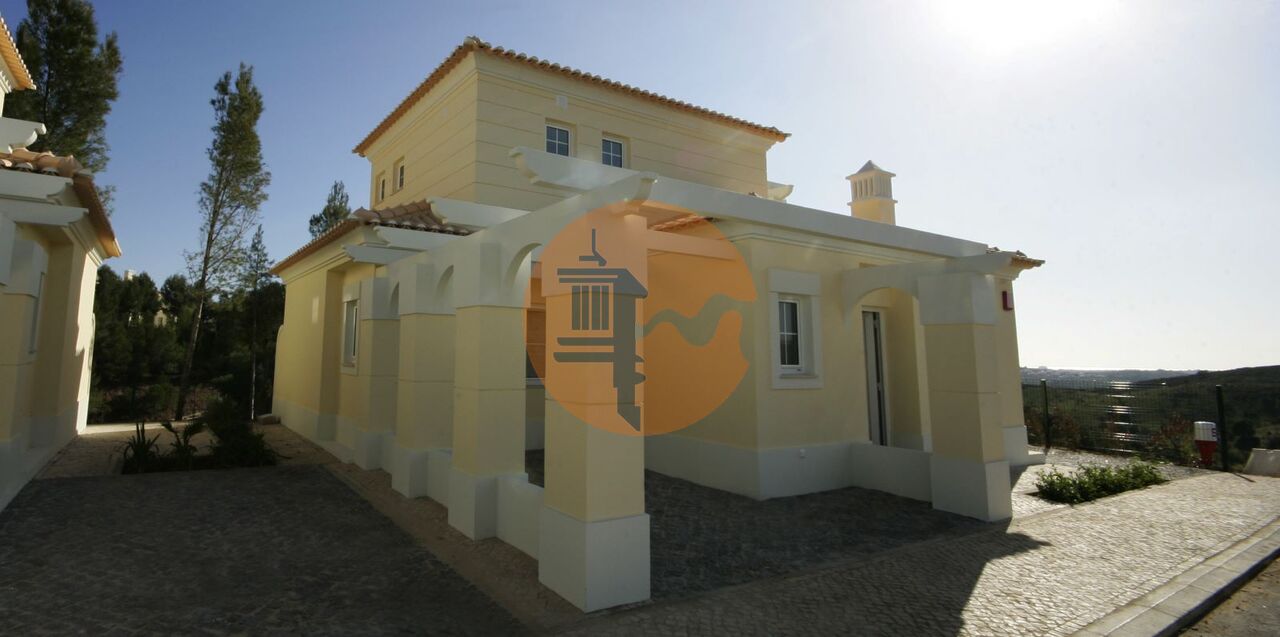 Villa te koop in Faro 2