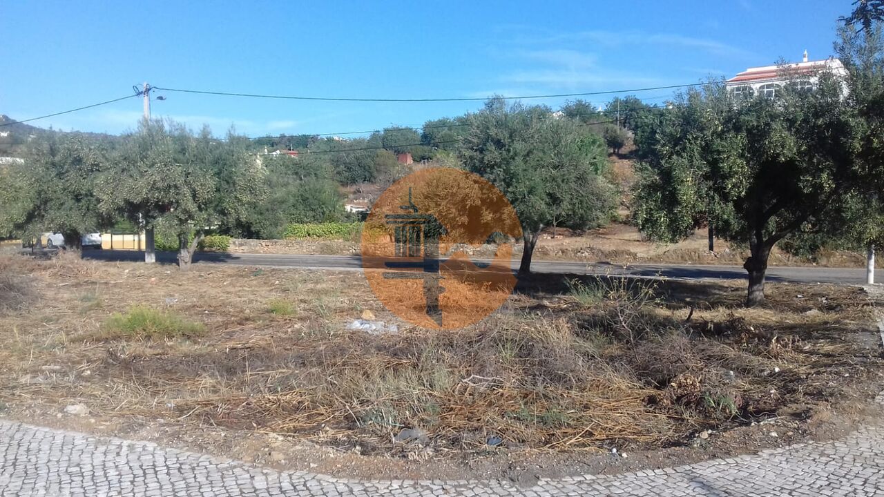 Plot for sale in Faro 14