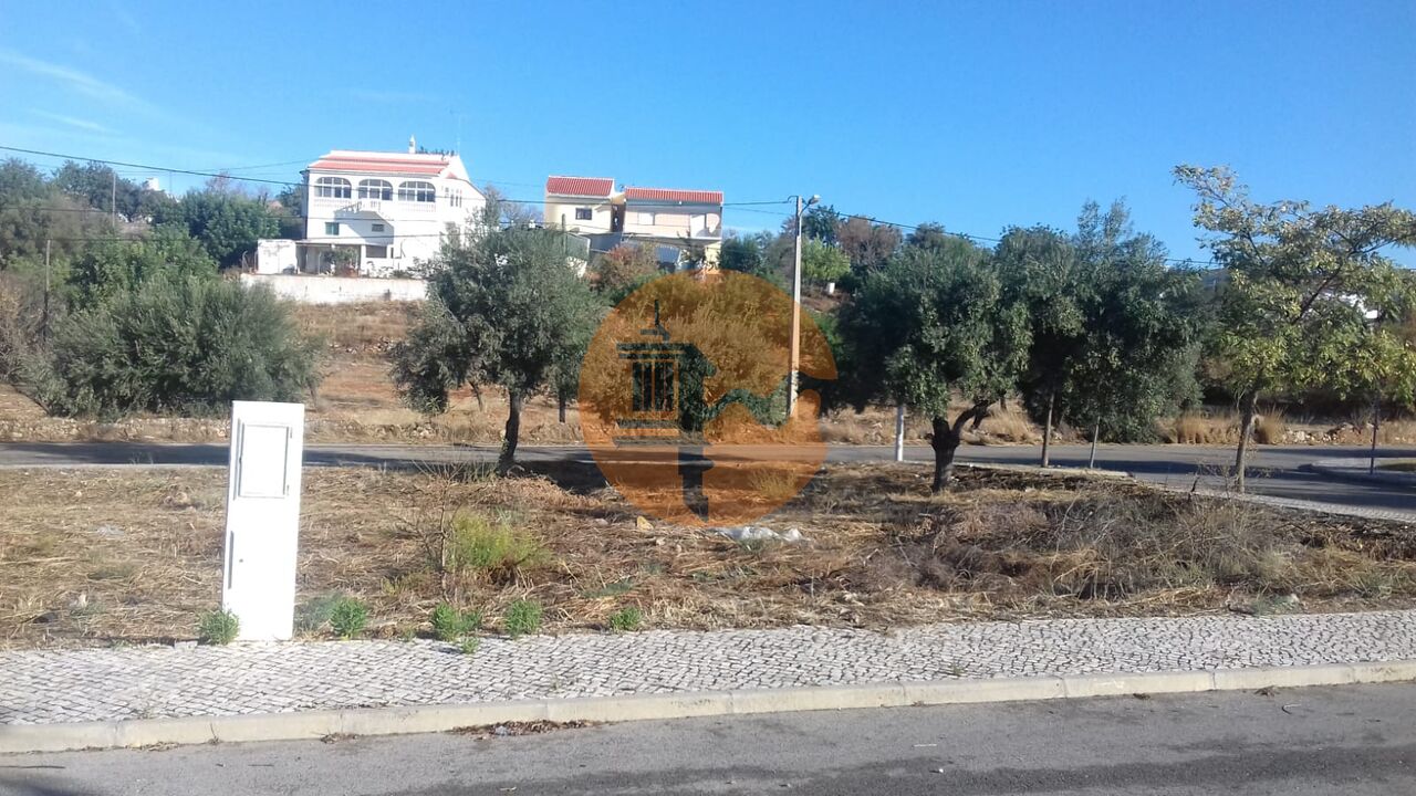 Plot for sale in Faro 16