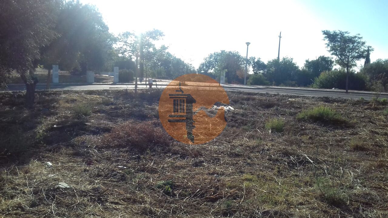 Plot for sale in Faro 23