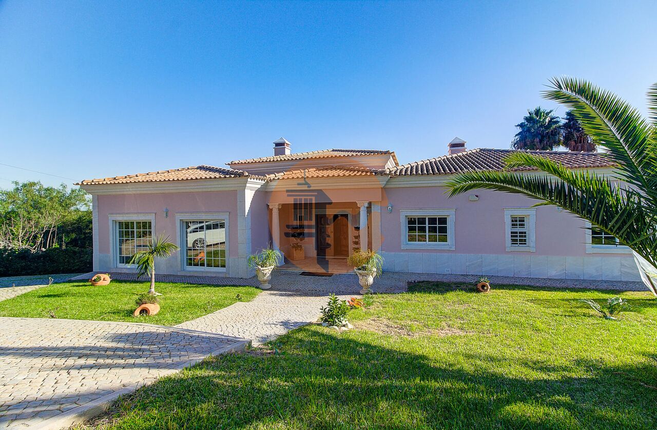 Villa for sale in Olhão 1