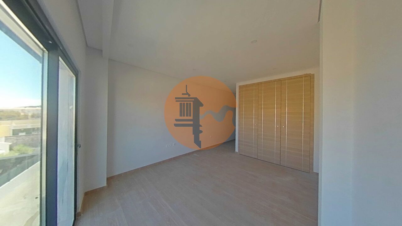 Appartement te koop in Faro 9