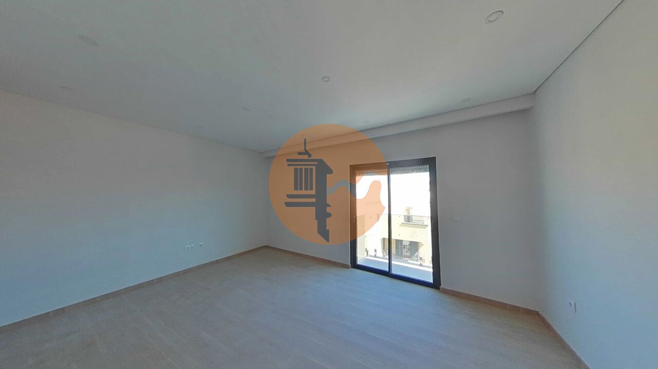 Appartement te koop in Faro 19