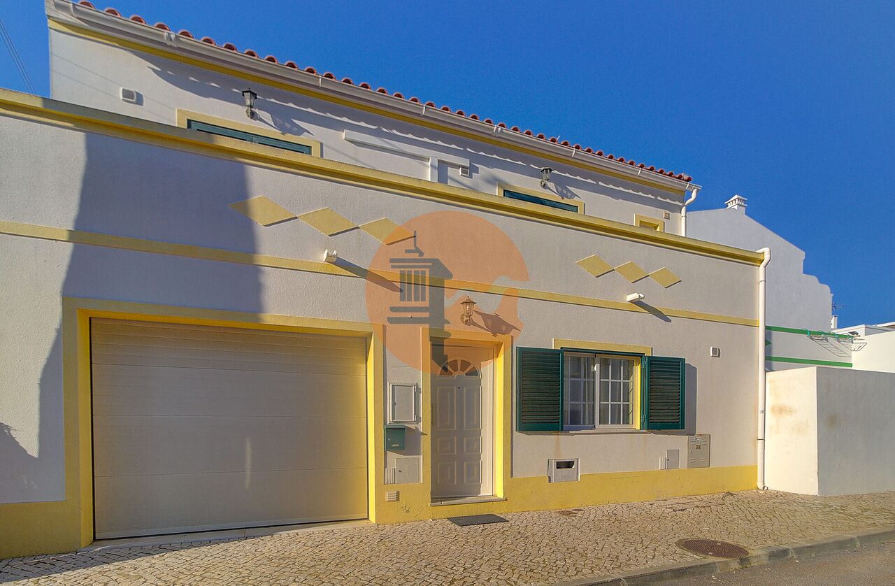 Villa for sale in Faro 2