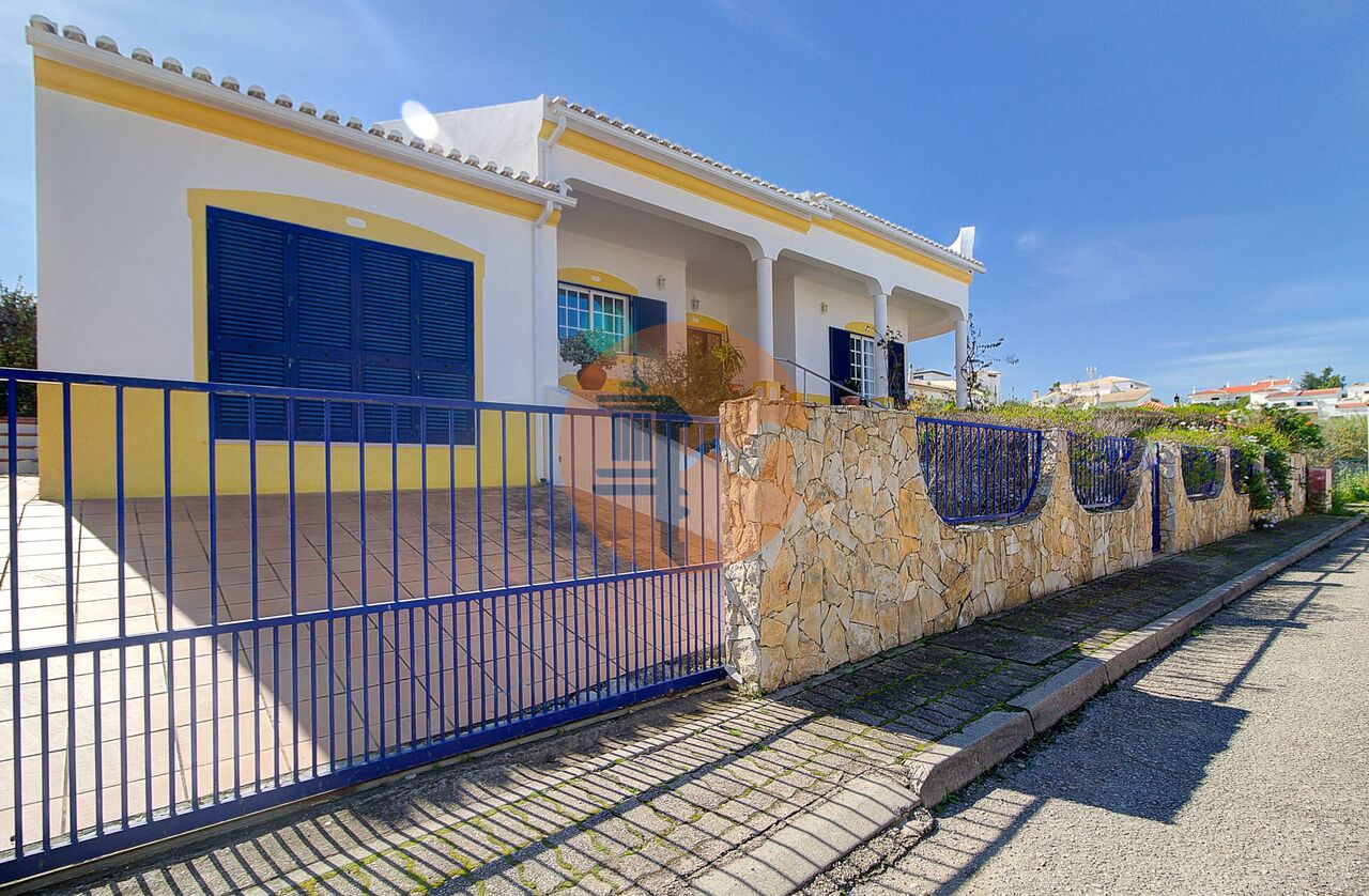 Haus zum Verkauf in Faro 2