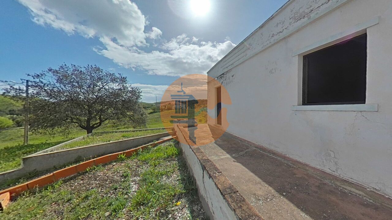 Plot for sale in Faro 44