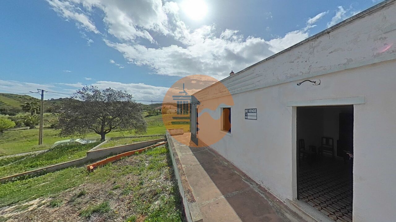 Plot for sale in Faro 46