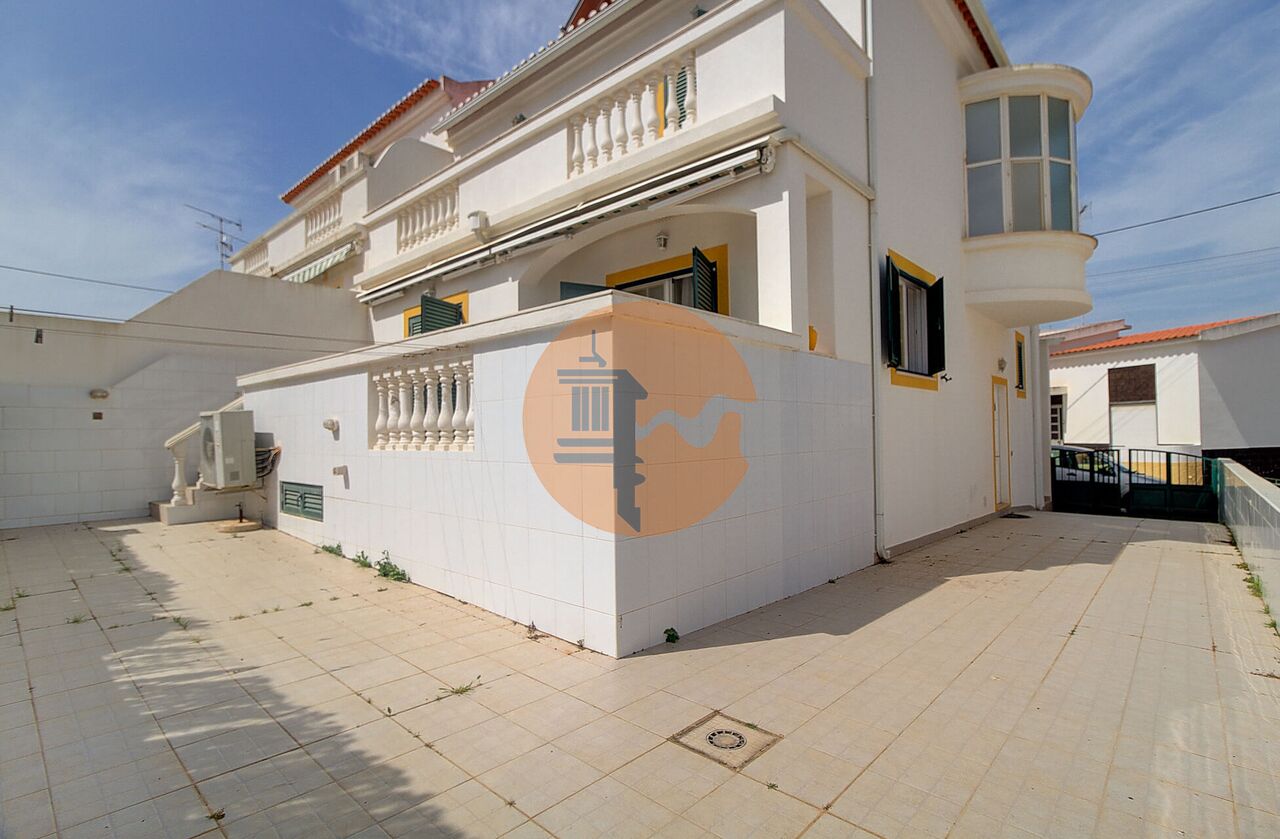 Villa te koop in Faro 15