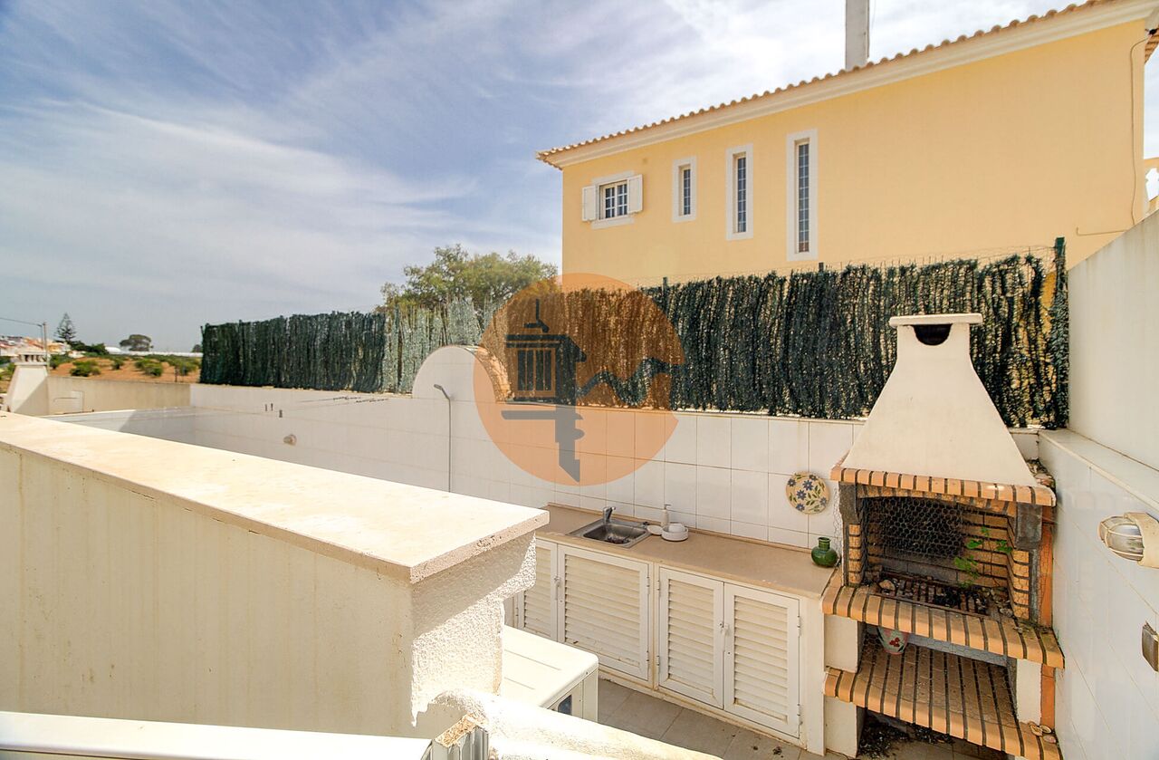 Villa for sale in Faro 16