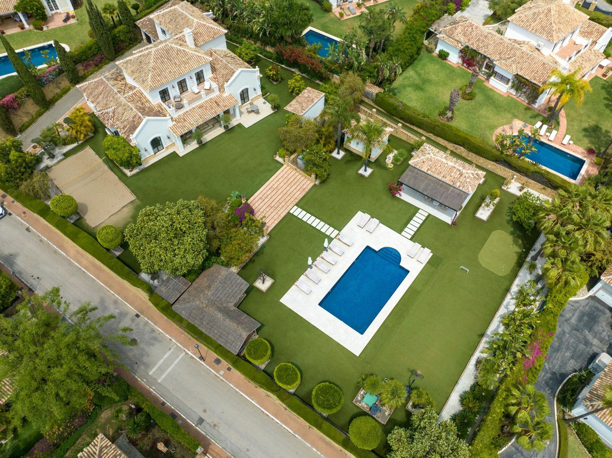 Villa te koop in Estepona 25