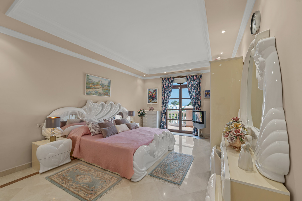 Villa te koop in Marbella - Nueva Andalucía 13