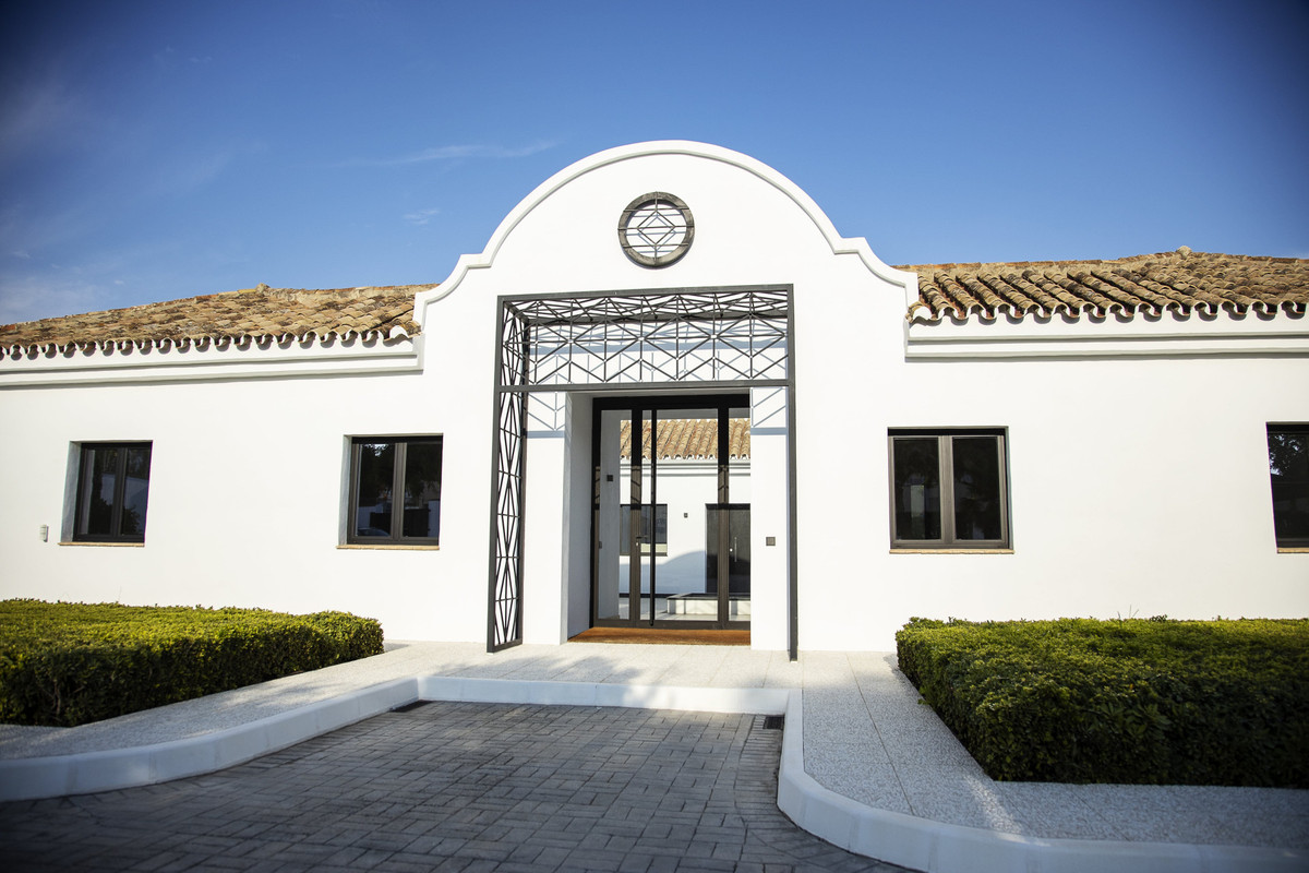 Villa te koop in Estepona 39