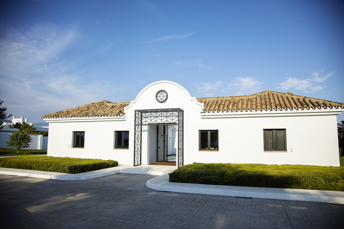 Villa te koop in Estepona 40